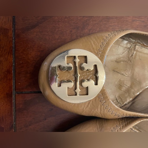 Tan patient leather Tory Burch flats - Picture 2 of 11